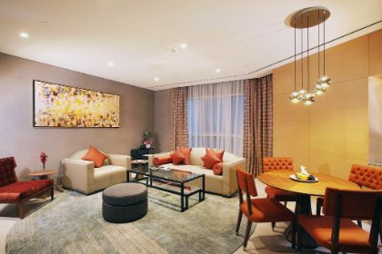 Grand Cosmopolitan Hotel