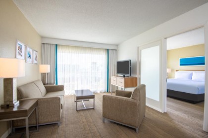 HOLIDAY INN RESORT ARUBA BEACH RESORT &CASINO