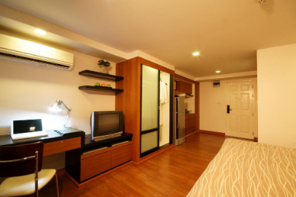 i Residence Sathorn Bangkok Hotel 
