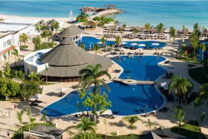 Royalton White Sands 