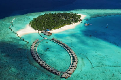 Vilu Reef Beach & Spa Resort 
