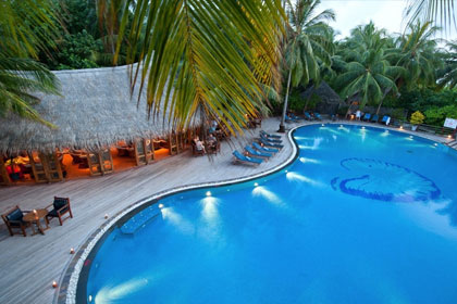 Vilu Reef Beach & Spa Resort 