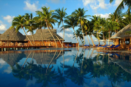 Vilu Reef Beach & Spa Resort 